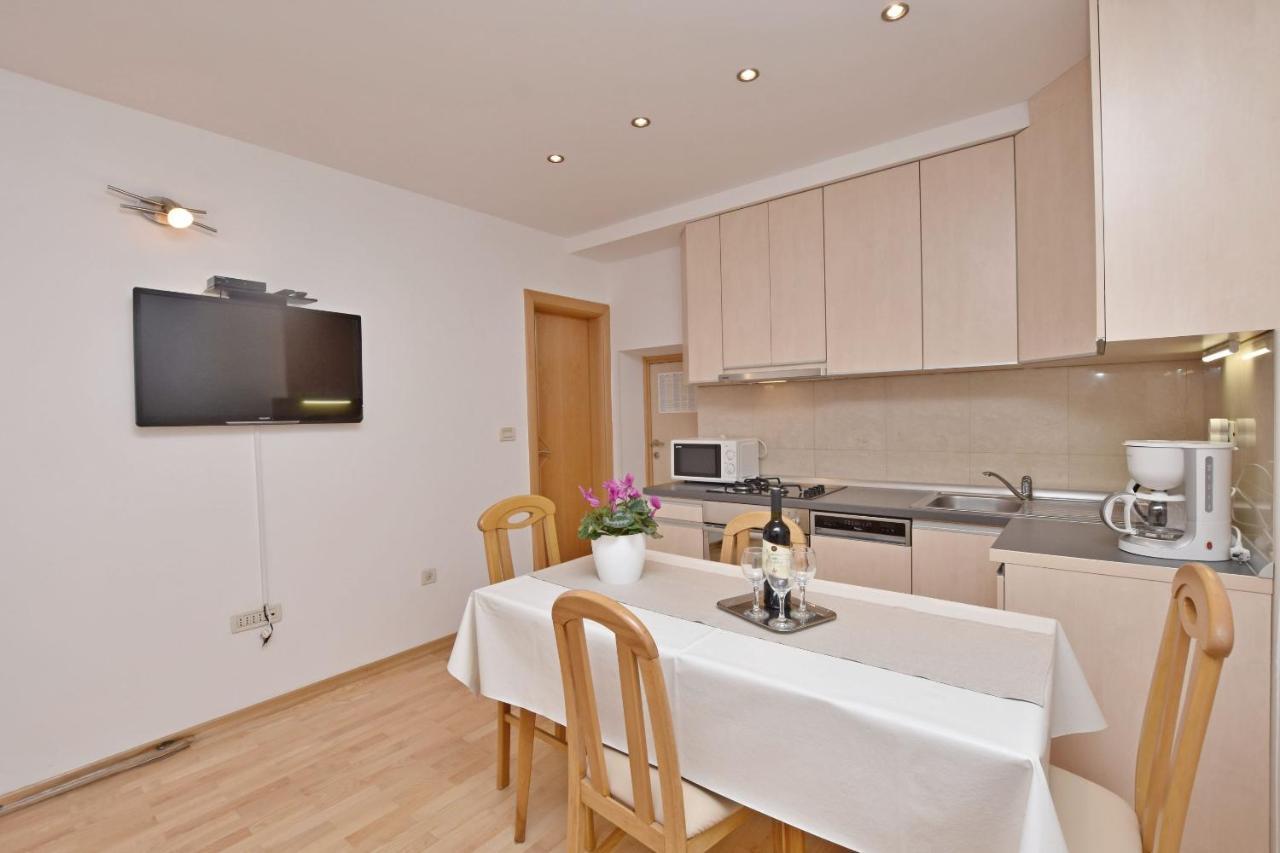 Apartment Mate Оміш Екстер'єр фото