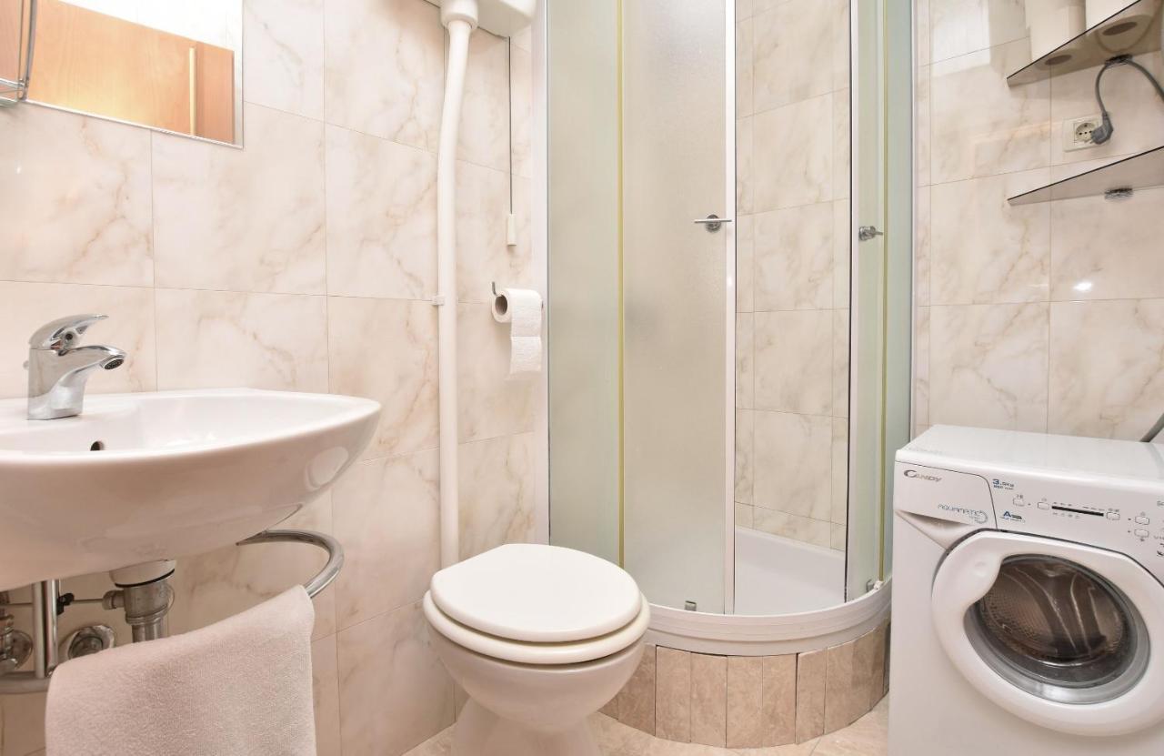 Apartment Mate Оміш Екстер'єр фото