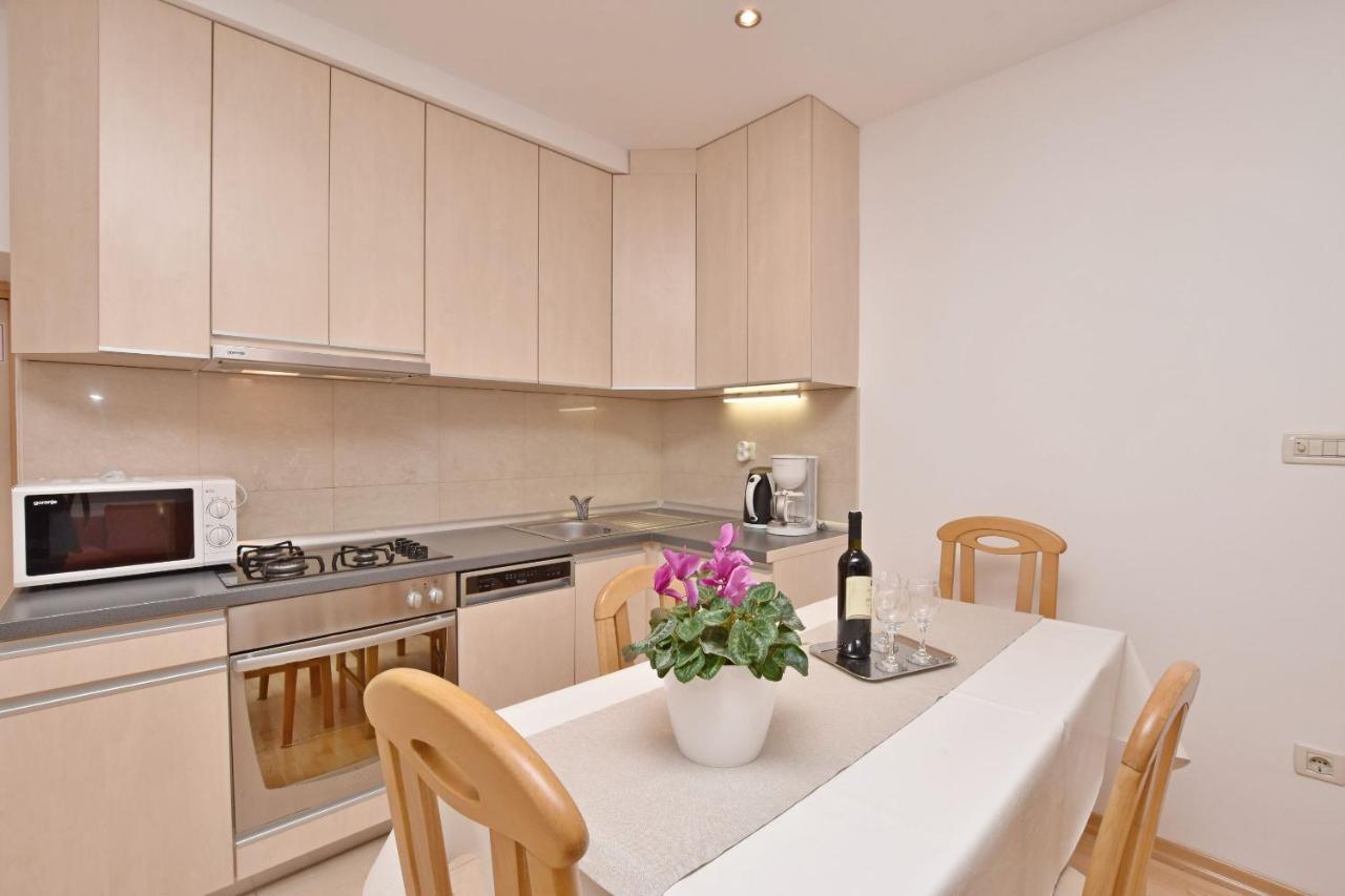 Apartment Mate Оміш Екстер'єр фото